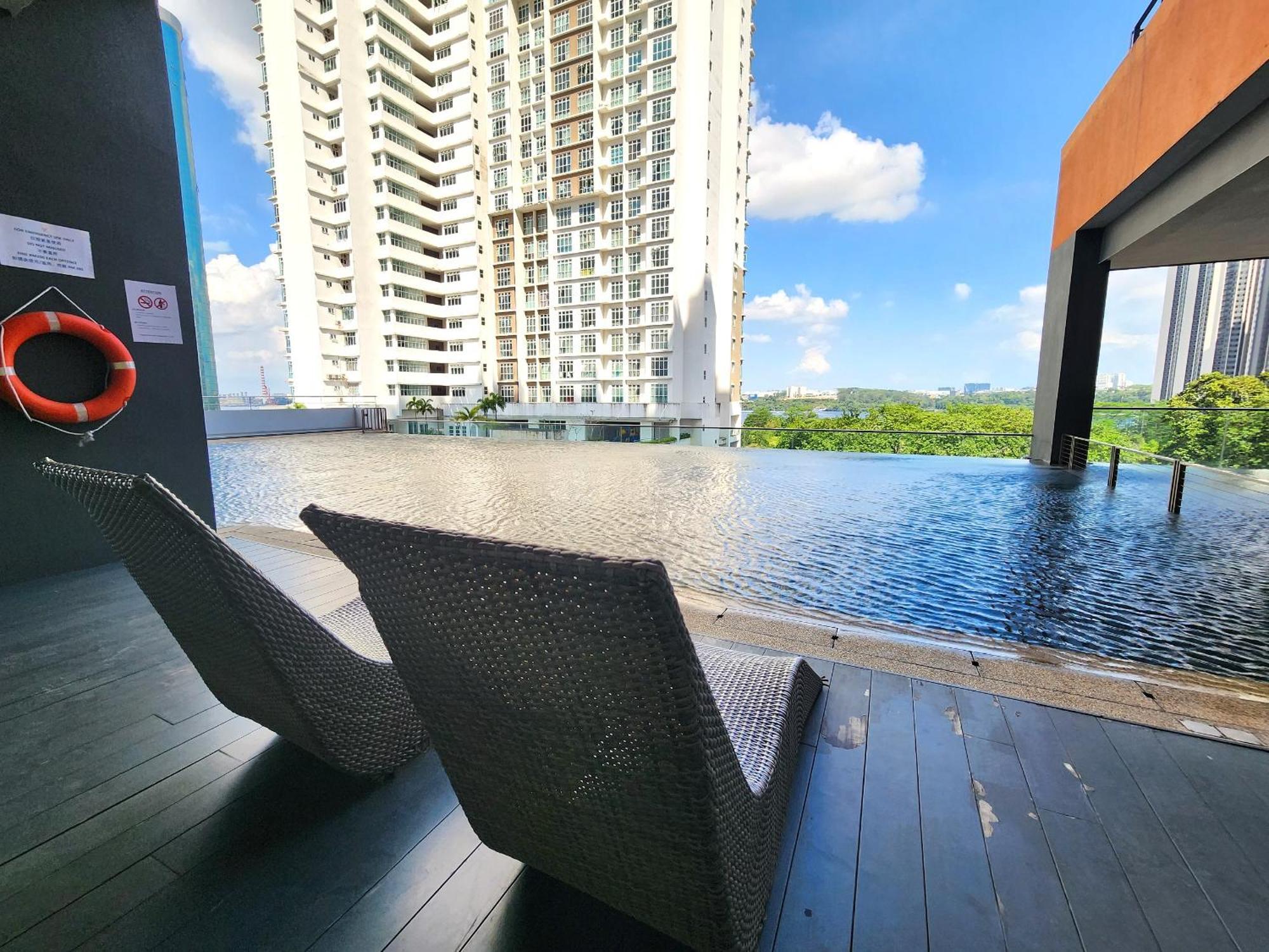 Loft 2br Jb Ciq 7pax Apartment Johor Bahru